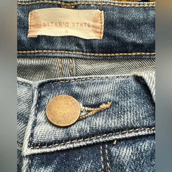 Distressed Flared Women's Jeans - Picture 4 of 5